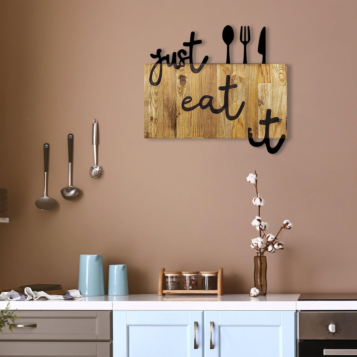 Decoratiune de perete lemn Just Eat It, Nuc, 52x3x58 cm